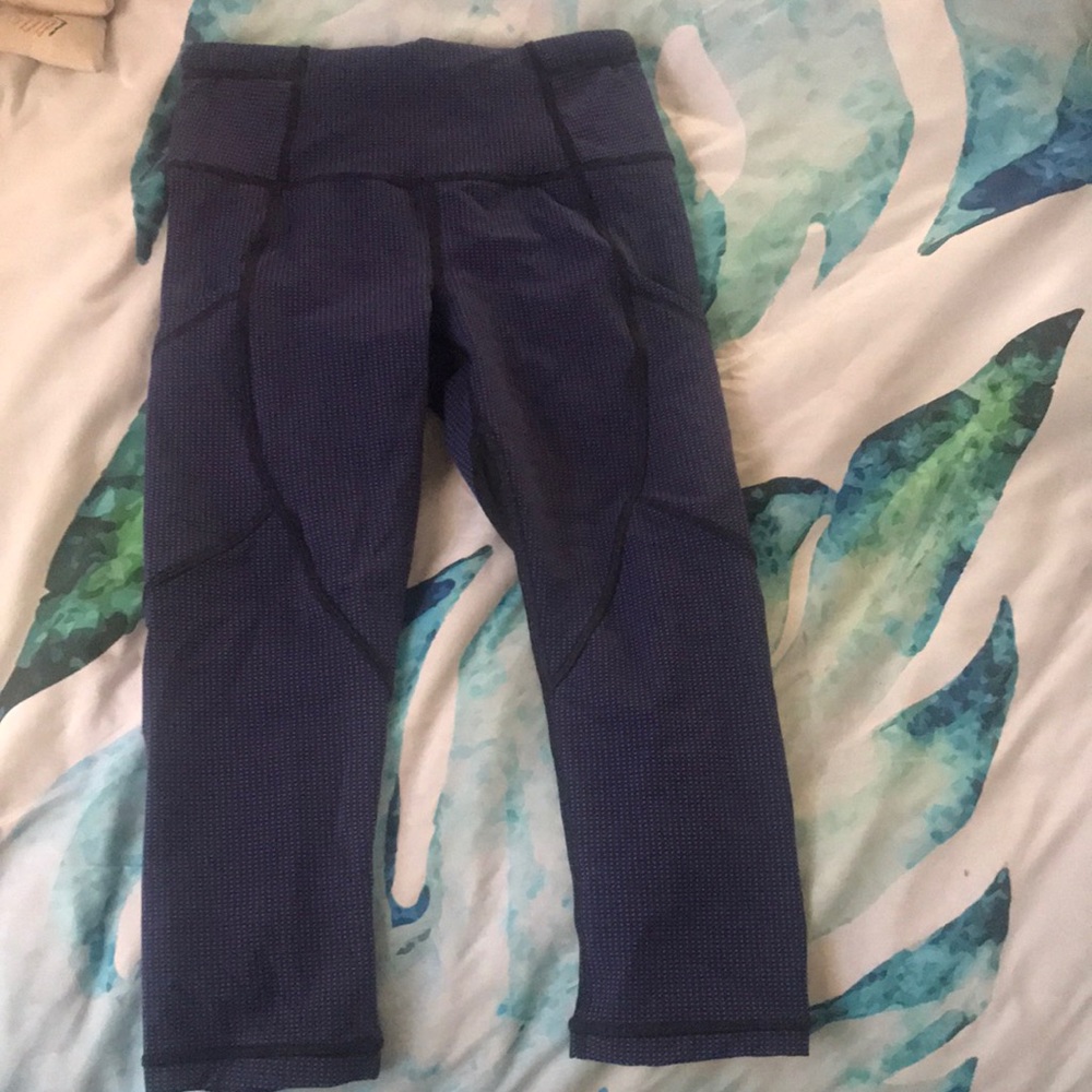 Blue Printed Lululemon Cropped Leggings